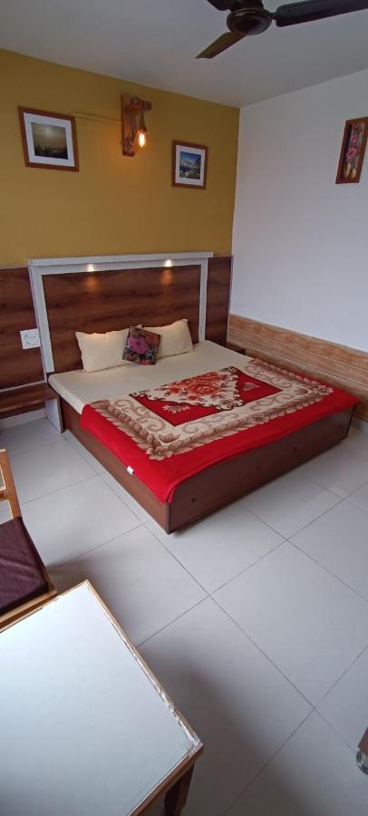 Sahaj Homestay Naddi Дхарамсала Екстериор снимка