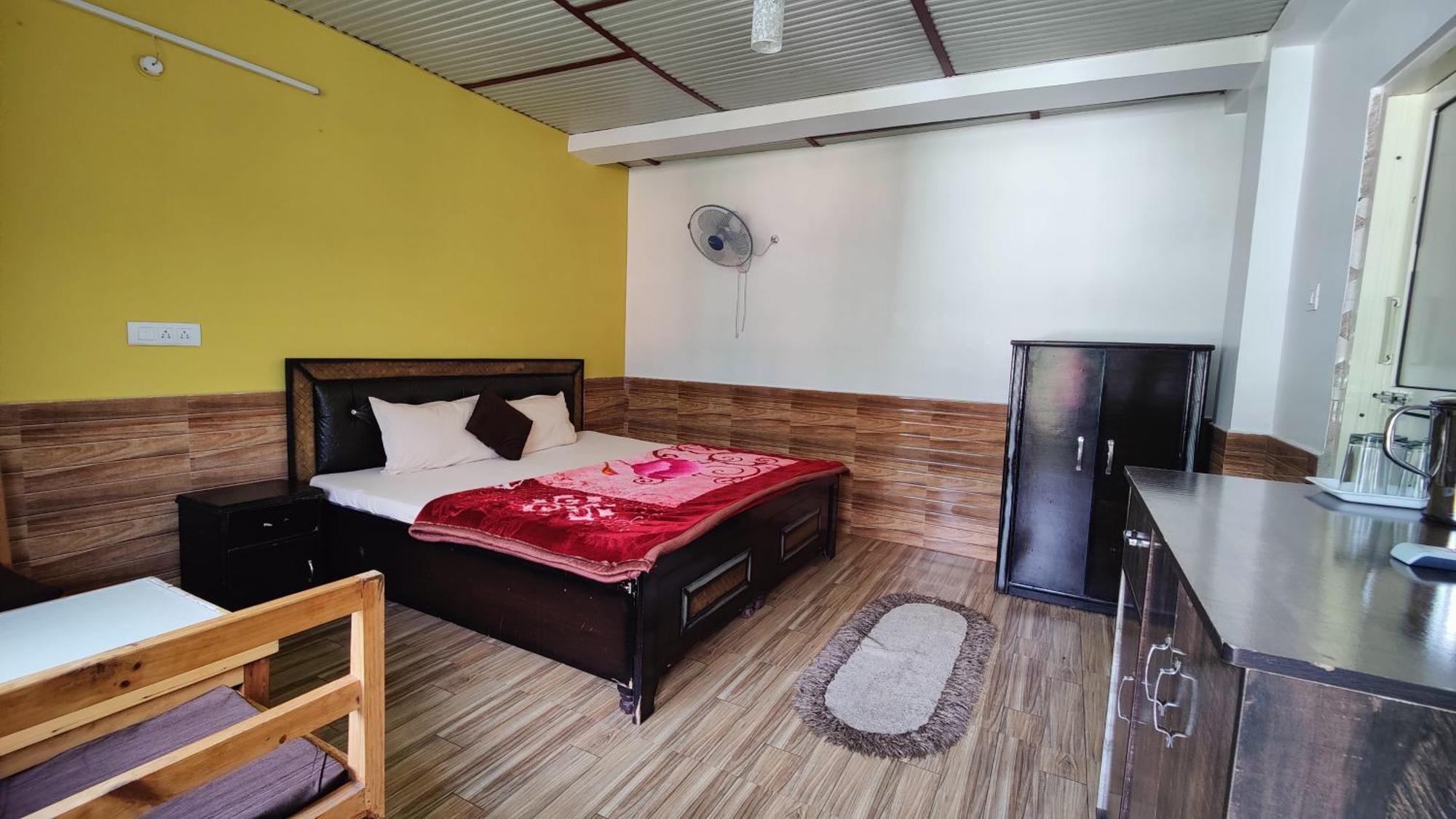 Sahaj Homestay Naddi Дхарамсала Екстериор снимка
